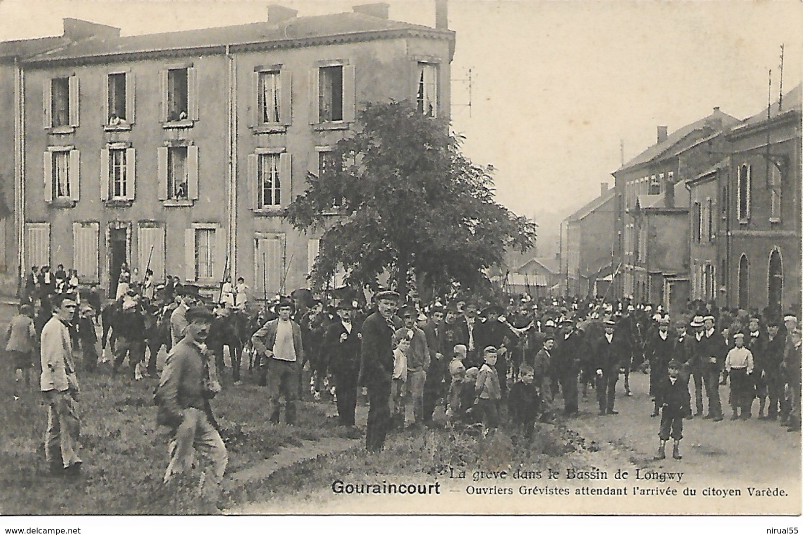 Meurthe Et Moselle GOURAINCOURT Ouvriers Grévistes Attendant L'arrivée Du Citoyen Varède Grève Animation    ..G - Autres & Non Classés