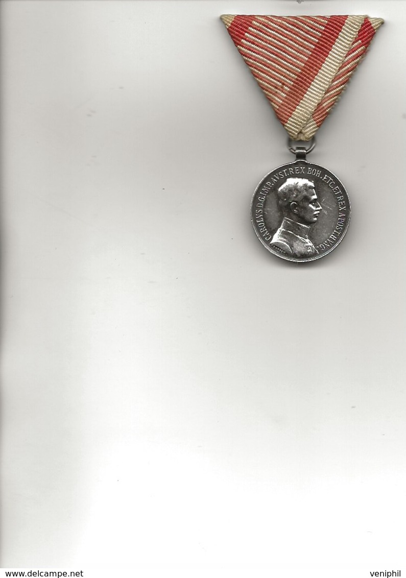 AUTRICHE - MEDAILLE D'ARGENT MILITAIRE -KAISER KARL TAPFERKEIT - FORTITUDINI (BRAVOURE) 2 E Classe -1917-1918 - Austria