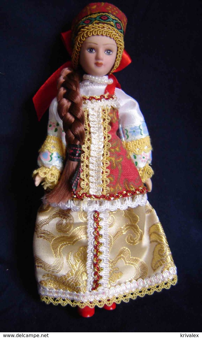 Porcelain Doll In Cloth Dress Of Kostroma - City Province - Russian Federation - Dolls