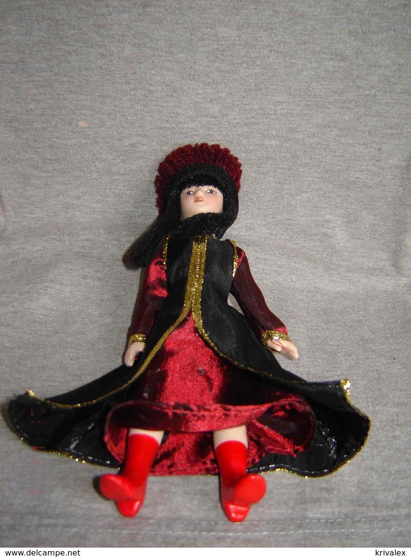 Porcelain Doll In Cloth Dress Of Kalmyk Republic  - Russian Federation - Dolls