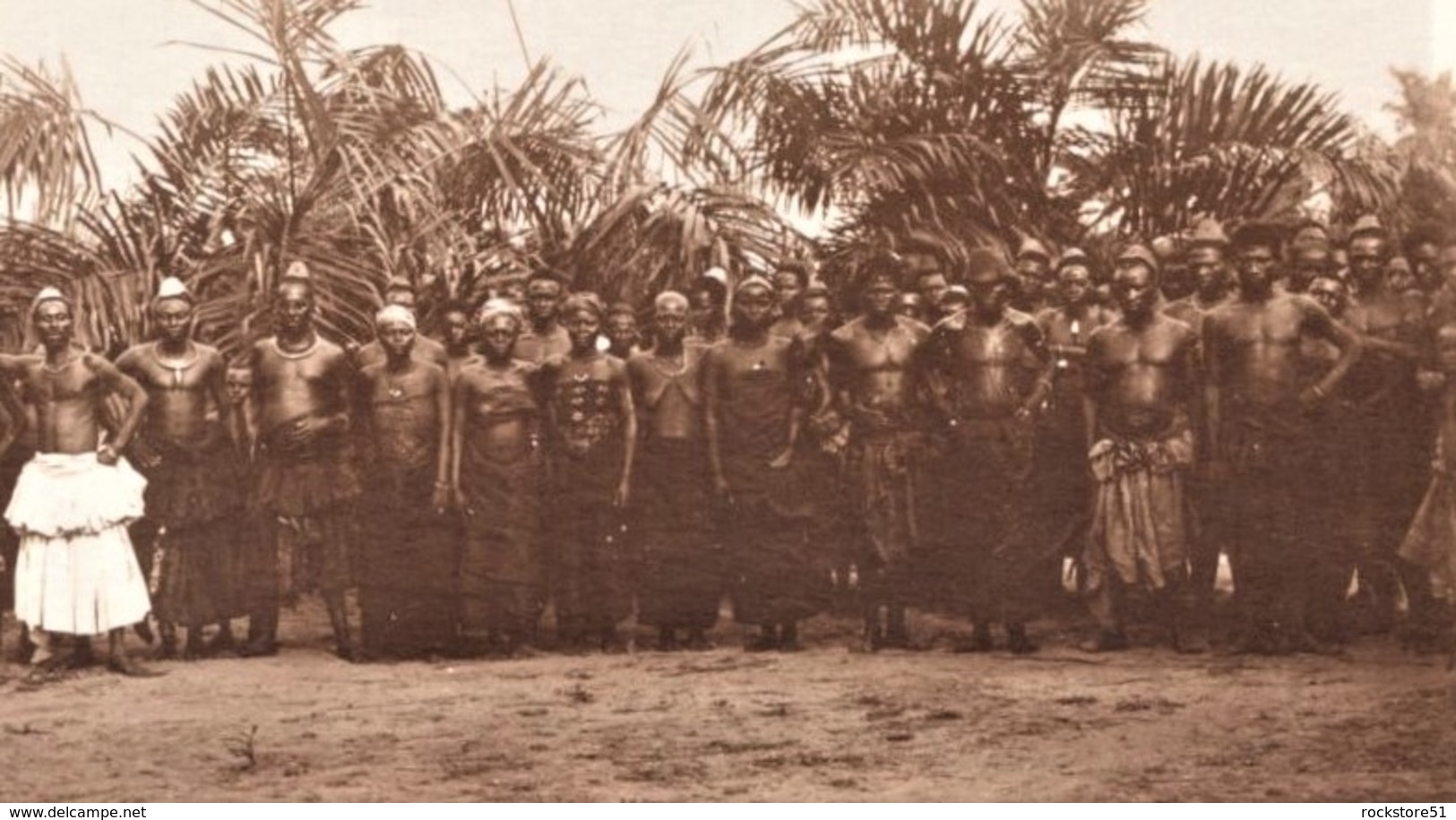 Congo Bakuba-King Lukengu With Som Of His Wifes And Soldiers (1 Postcard 3 Scans) - Bekende Personen