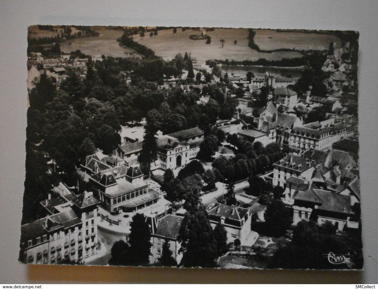 03 Bourbon L'Archambault, Vue Générale Aérienne Sur Le Quartier Thermal. Carte Inédite (GF1007) - Bourbon L'Archambault