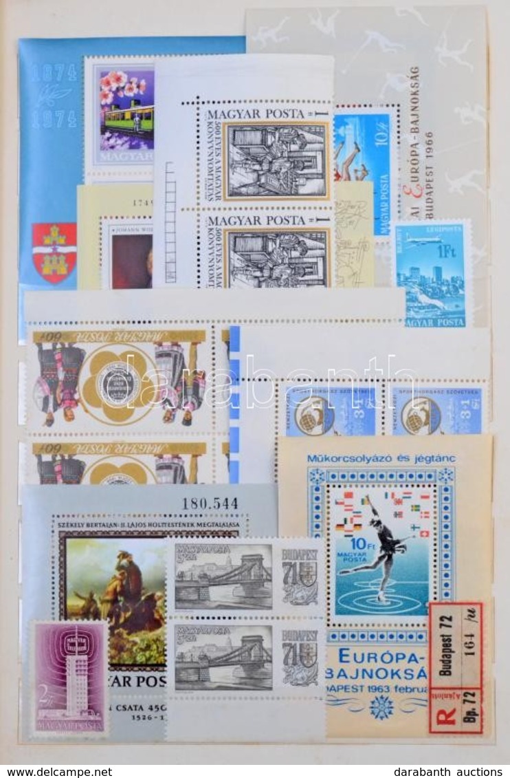 ** * Modern Javarészt Postatiszta Gyűjtemény 10 Lapos Közepes Schaubek Berakóban: Sorok, Blokkok, Darabok, összefüggések - Sonstige & Ohne Zuordnung