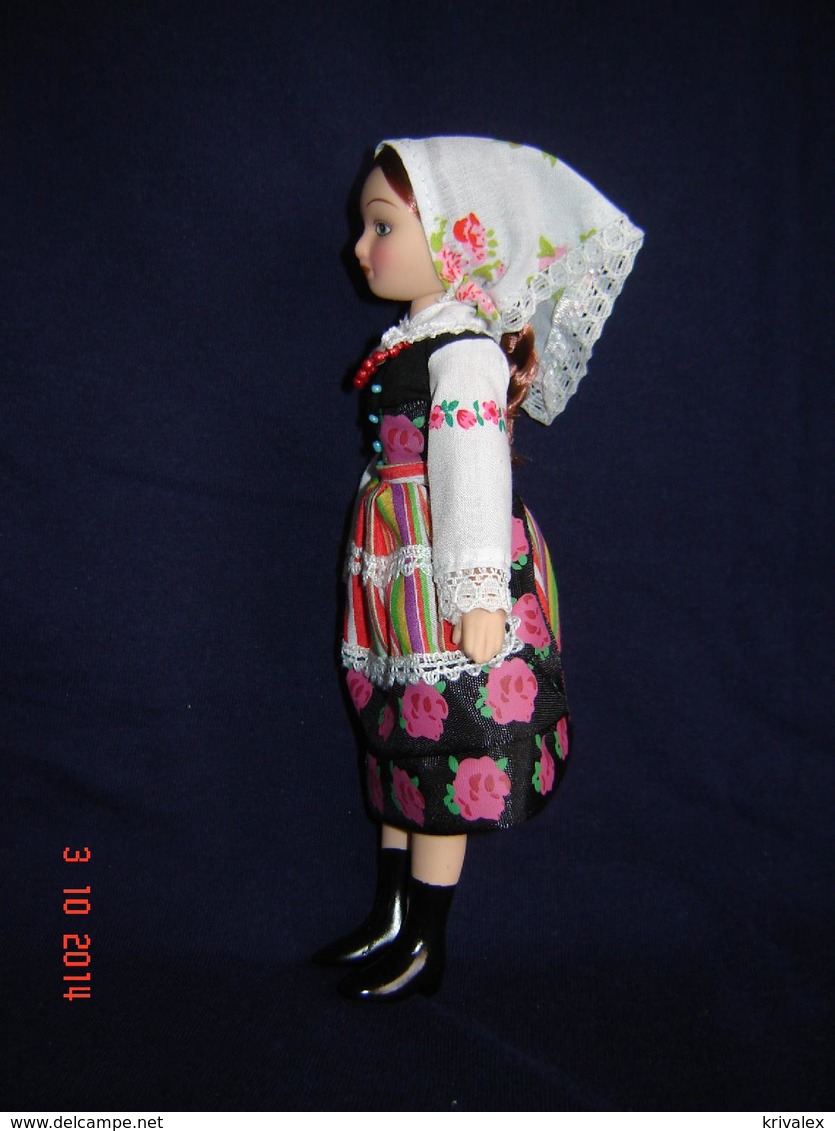 Porcelain Doll In Cloth Dress -Poland   Republic - - Dolls