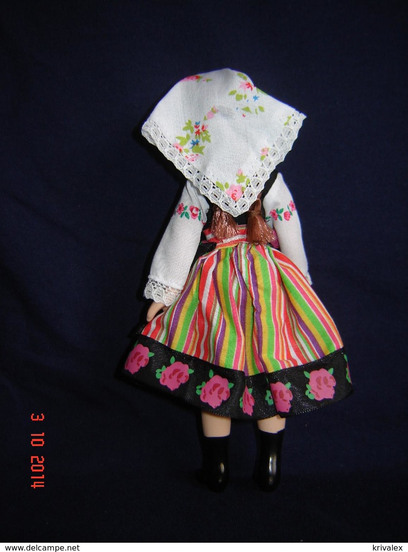 Porcelain Doll In Cloth Dress -Poland   Republic - - Dolls