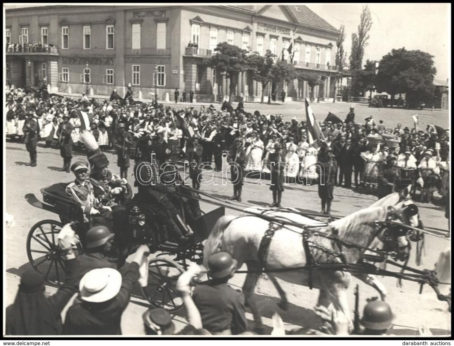 1937 Schäffer Gyula (1902-1939): Budapest, Szent György Tér, III. Viktor Emánuel (1869-1947) Olasz Király Kíséretének Ta - Autres & Non Classés