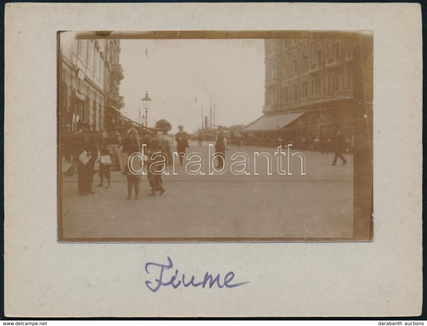 Cca 1905 Fiume, Utcakép, Kartonra Ragasztott Fotó, 6×9 Cm - Autres & Non Classés