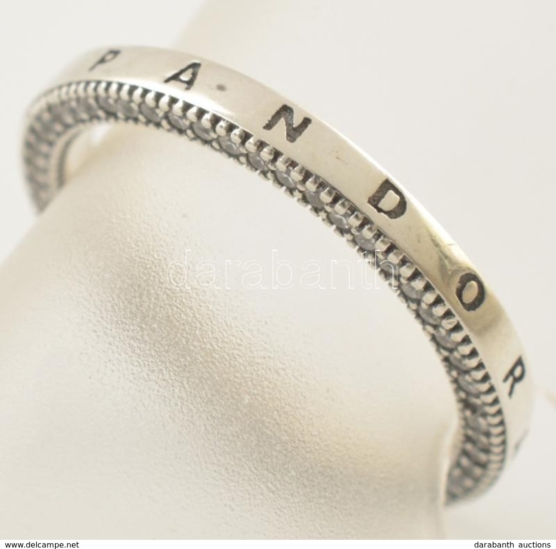 Ezüst(Ag) Gyűrű, Apró Kövekkel, Pandora Jelzéssel, Méret: 54, Bruttó: 2,6 G - Autres & Non Classés