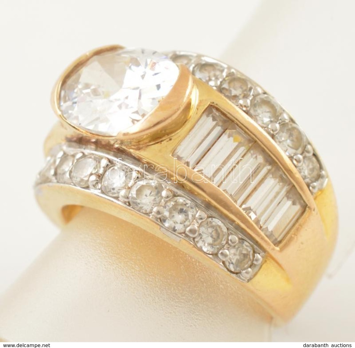 Aranyozott Ezüst(Ag) Gyűrű, Kövekkel, Jelzett, Méret: 53, Bruttó: 8,3 G - Sonstige & Ohne Zuordnung
