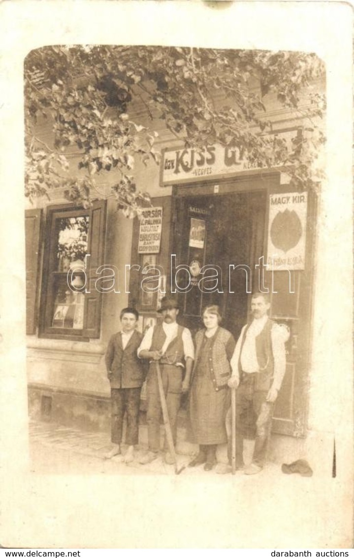 * T2/T3 1920 Bácsalmás, Özv. Kiss Gy. Vegyeskereskedése. Photo (Rb) - Non Classés