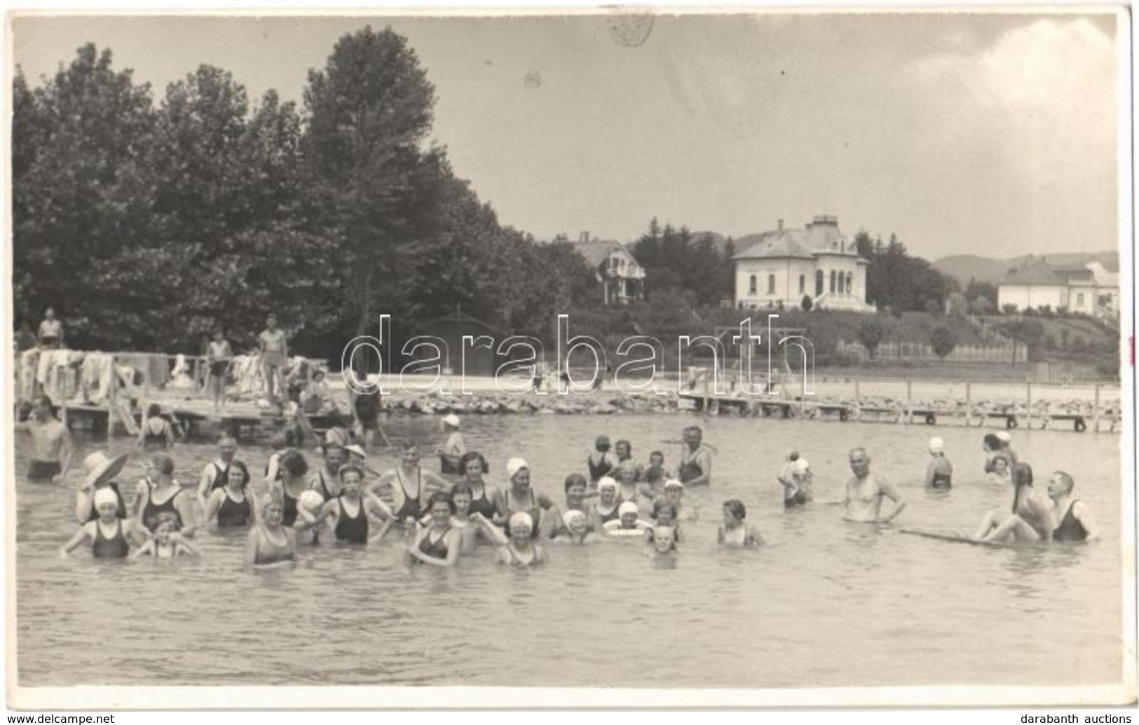 * T2 Balatongyörök, Strand, Háttérben Az Eőri Villa. Korompay L. Photo - Ohne Zuordnung