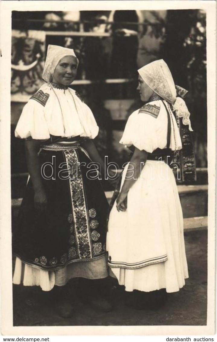 ** T1/T2 Bosác, Bosáca; Bosácky Kroj / Lányok Népviseletben / Girls In Traditional Costumes, Folklore. Novina Photo - Autres & Non Classés