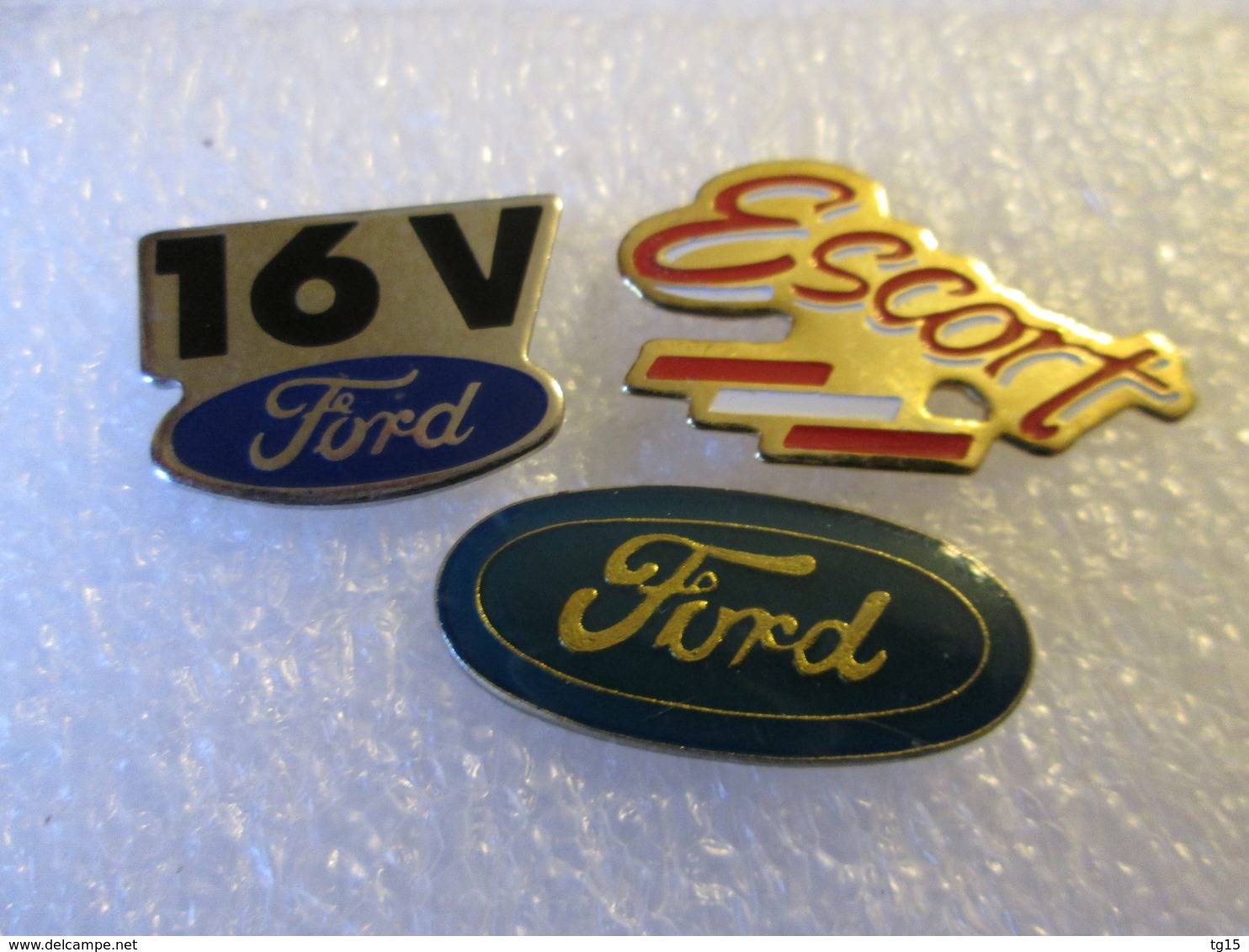 PIN'S  LOT 3  FORD - Ford