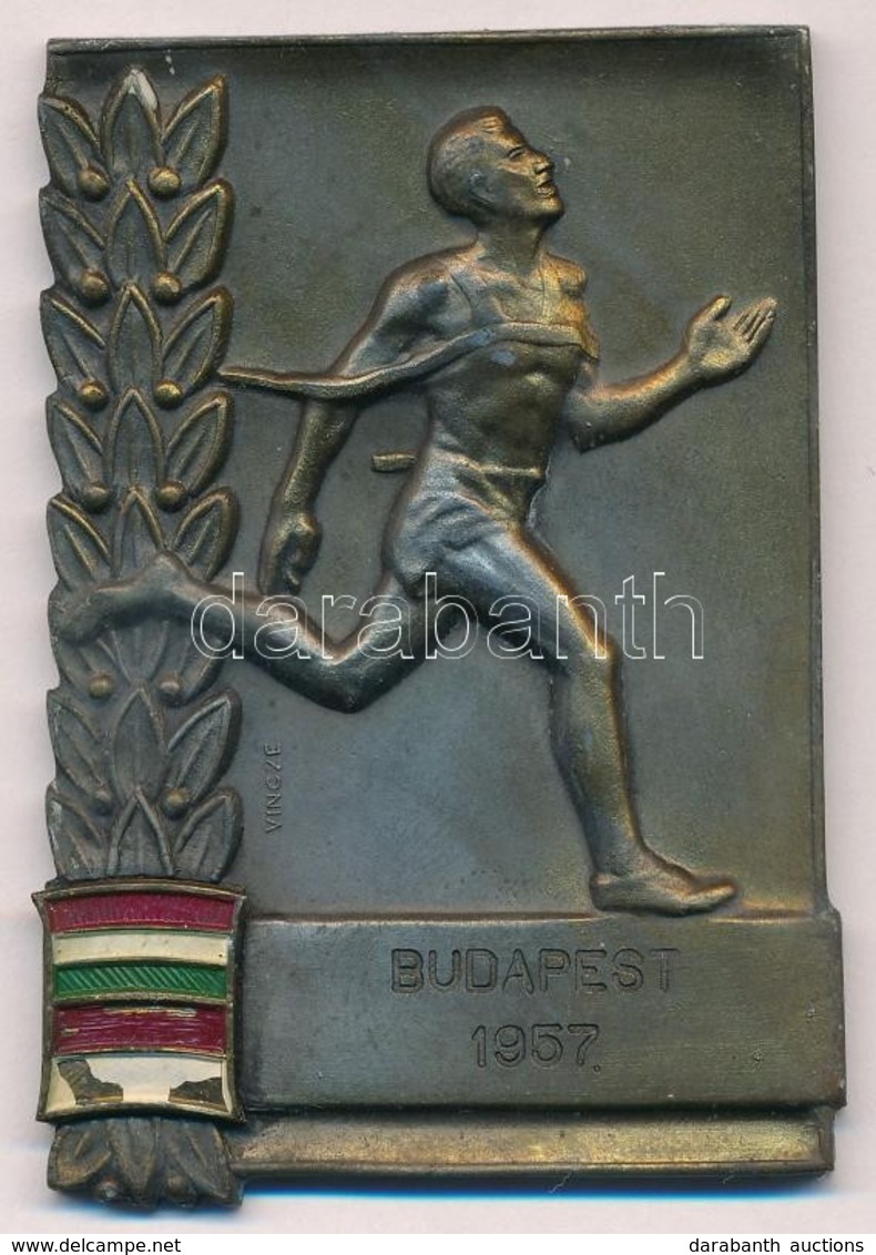 1957. Futó Témájú, Br Sport Emlékplakett, Festett Magyar és Lengyel Zászlókkal, Gravírozva 'Budapest 1957' (67x46mm) T:1 - Non Classés