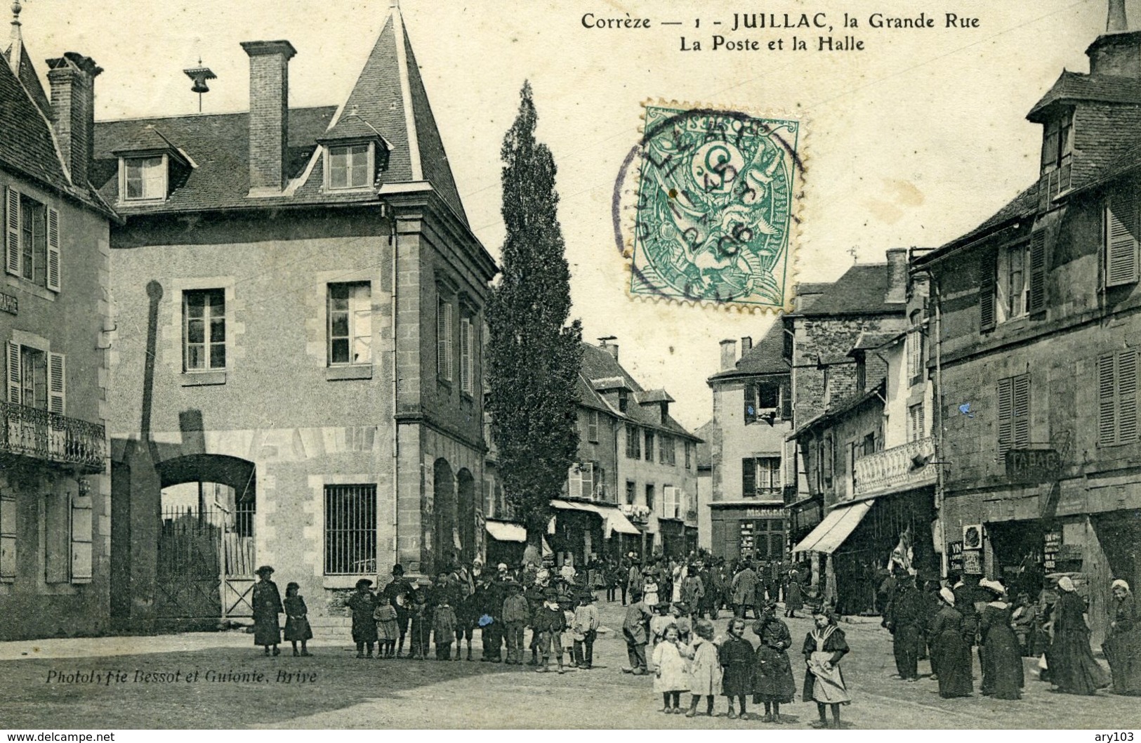19- Corrèze - Juillac - La Grande Rue ,poste ,et La Halle (beau Plan Taxe ) - Juillac