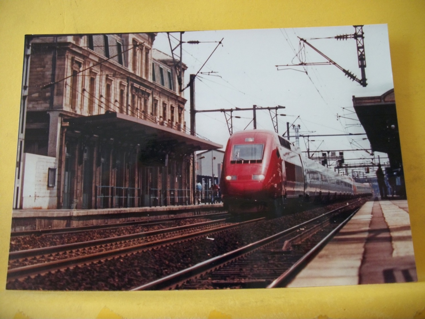 TRAIN 1186 - TIRAGE 100 EXEMPLAIRES - 93 ST DENIS JUILLET 1998 UNE RAME TGV PBKA THALYS PASSE EN G... - PHOTO J. FOURNOL - Saint Denis