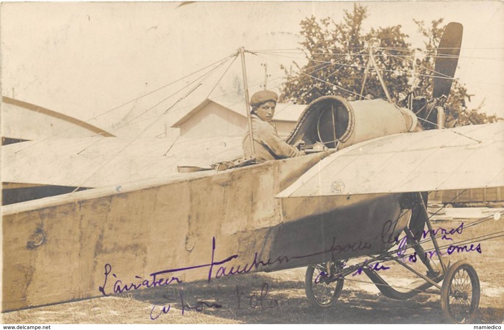 Belle Carte-photo De L'Aviatrice TAUCHER à Bord De Son Avion. Non Datée. 2 SCANS TBE. Unique Sur Delcampe - Aviateurs