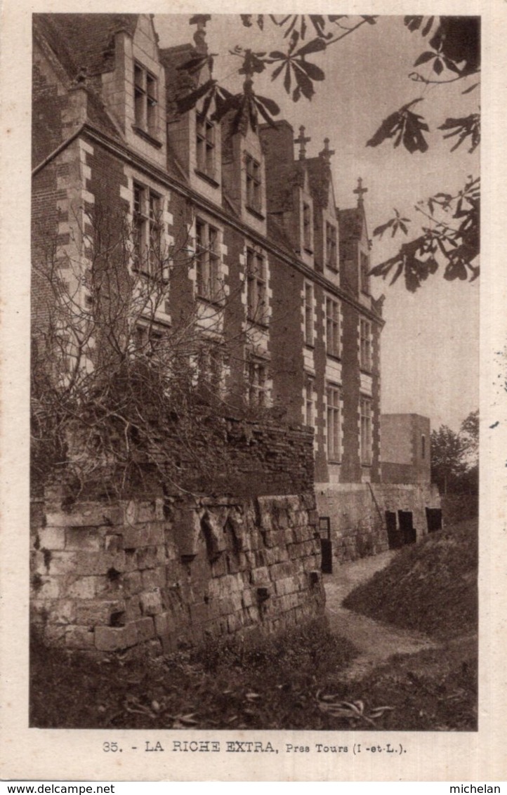 CPA   37   LA RICHE EXTRA, PRES TOURS---CHATEAU DE PLESSIS-LES-TOURS, RESIDENCE DE LOUIS XI ( FACADE NORD-EST ) - La Riche