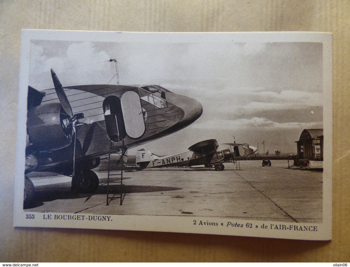 AEROPORT / AIRPORT / FLUGHAFEN     LE BOURGET  AIR FRANCE  POTEZ 62 - Aerodromi