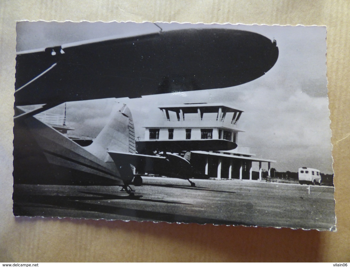 AEROPORT / AIRPORT / FLUGHAFEN     GUADELOUPE  LE RAIZET - Aérodromes