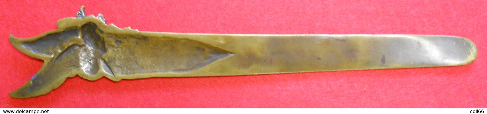 Magnifique Ouvre-Lettres Aigle En Bronze Signé 249 Grammes Long 31.5x5 Cm A.Villien Ou Vihien Viltien Dans Son Jus - Letter-opener