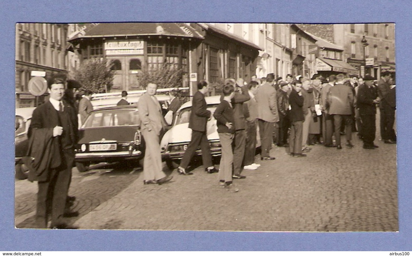 PHOTO SCENE De VIE PARIS ANNÉE 1960 1970 - RESTAURANT CITROEN DS AUTOMOBILE MG M.G. - Lieux