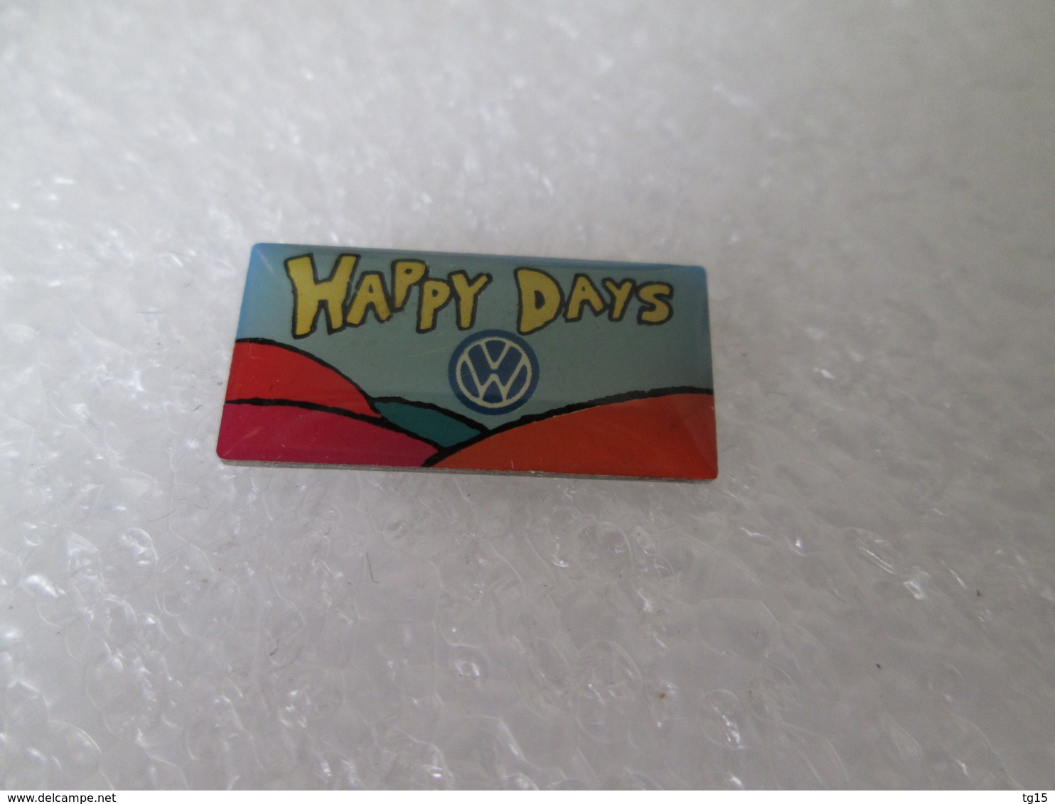 PIN'S  VOLSKWAGEN    HAPPY  DAYS - Volkswagen