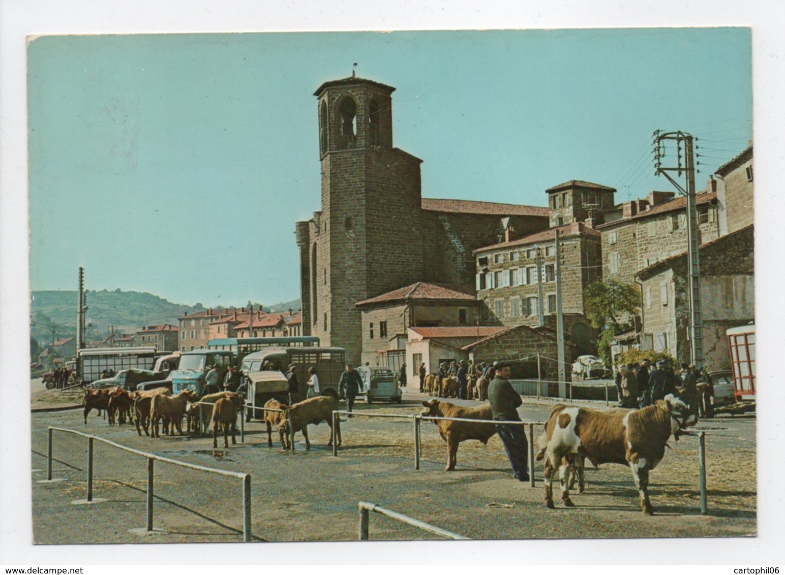 - CPM LANGEAC (43) - Marché Aux Veaux 1986 (belle Animation) - Editions L. ROCHER 16209 - - Langeac