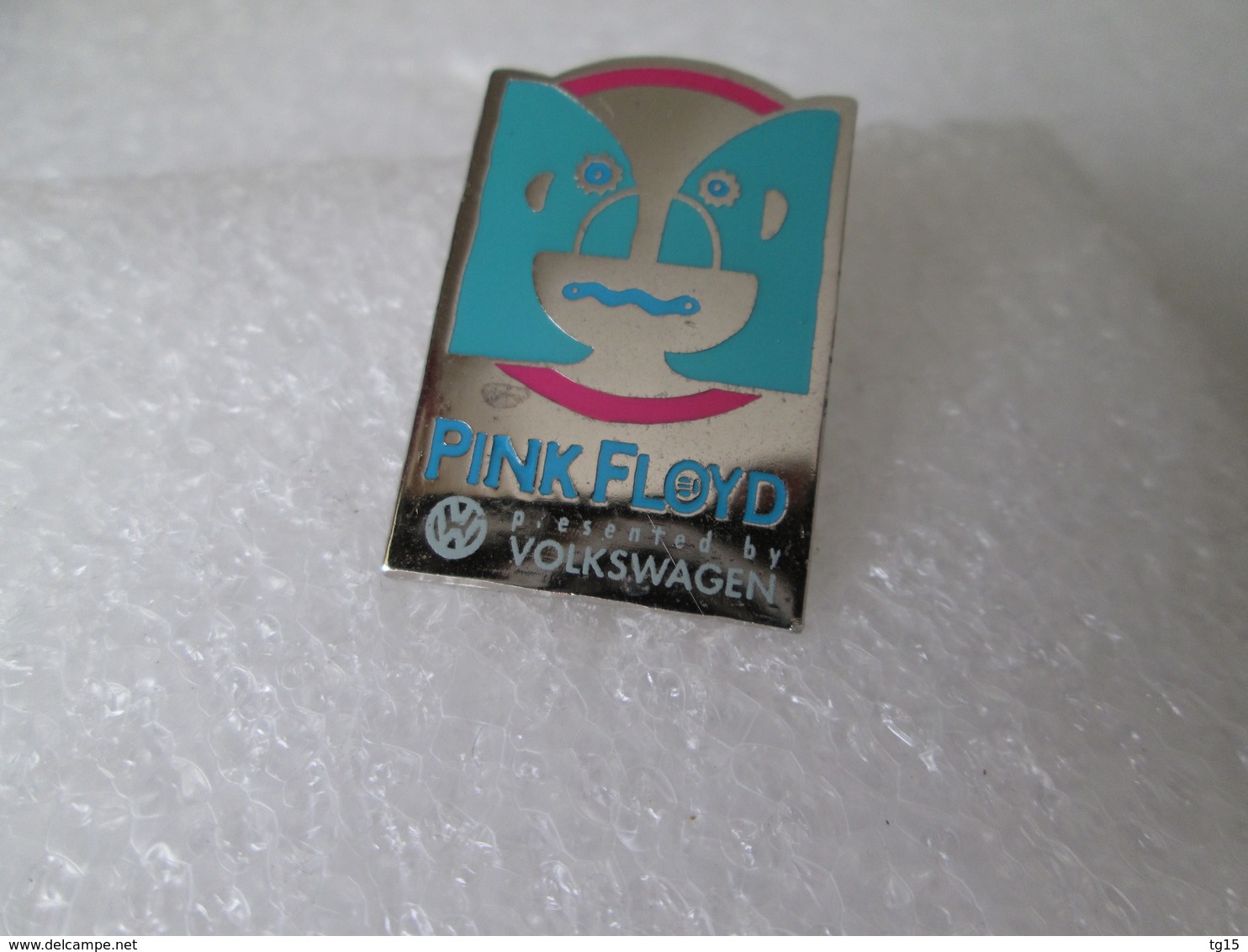 PIN'S    MUSIQUE   PINK  FLOYD   PRESENTED  BY  VOLKSWAGEN - Music