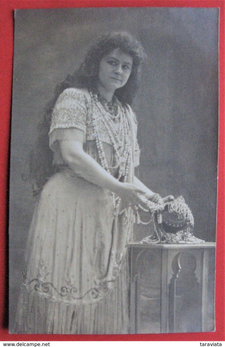 ARTISTE Femme CARTE PHOTO -  Bruxelles - Künstler