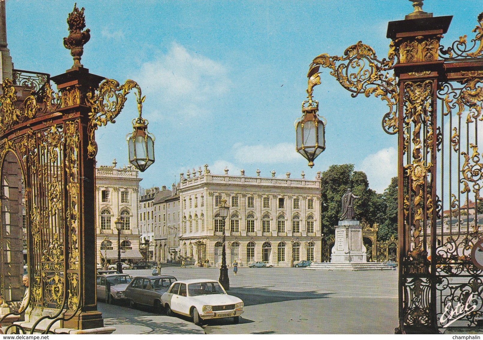 Nancy - La Place Stanislas Bâtie Entre 1752 Et 1756 - Grilles De Jean Lamour - Voitures Peugeot 504 Renault 16 - Nancy