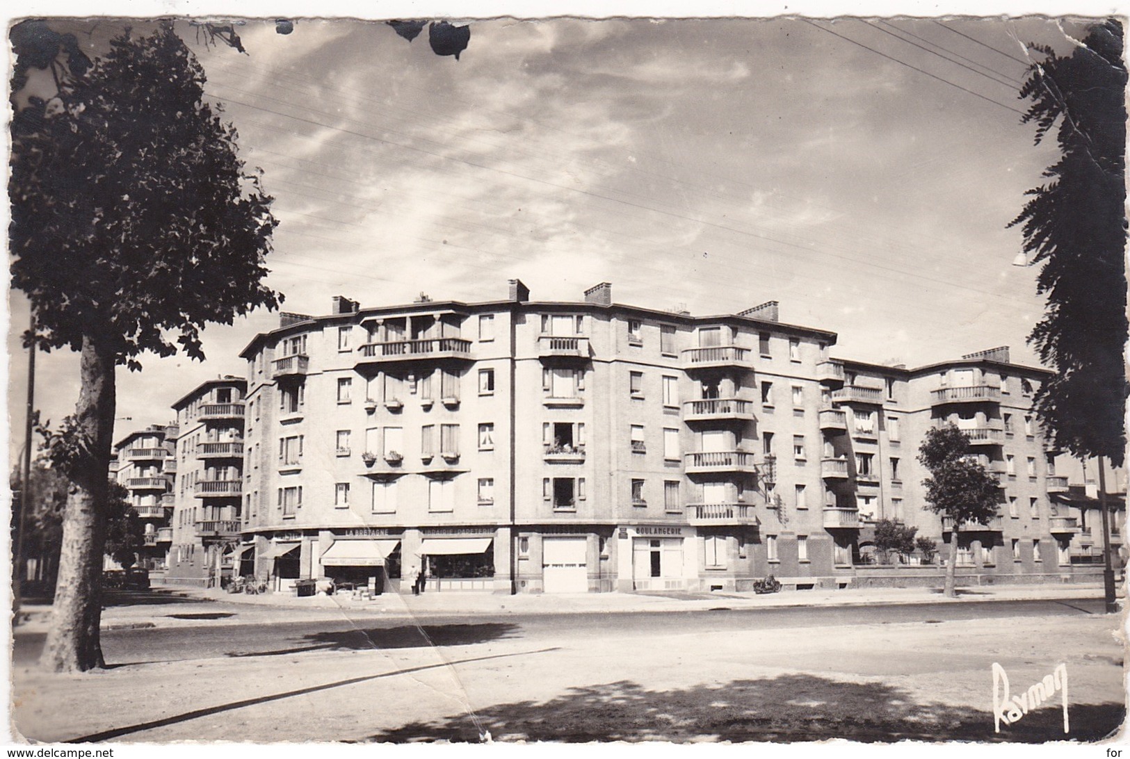 Seine Saint Denis : STAINS : Carrefour, Rue De La Division Leclerc ( C.p.s.m. - ) état Moyen - Stains