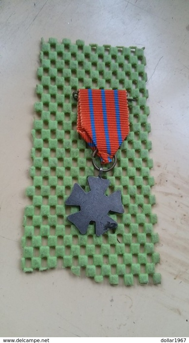 Medaille :Netherlands  -  Avondvierdaagse - Oud / Old  Nederland / Vintage Medal - Walking Association - Andere & Zonder Classificatie