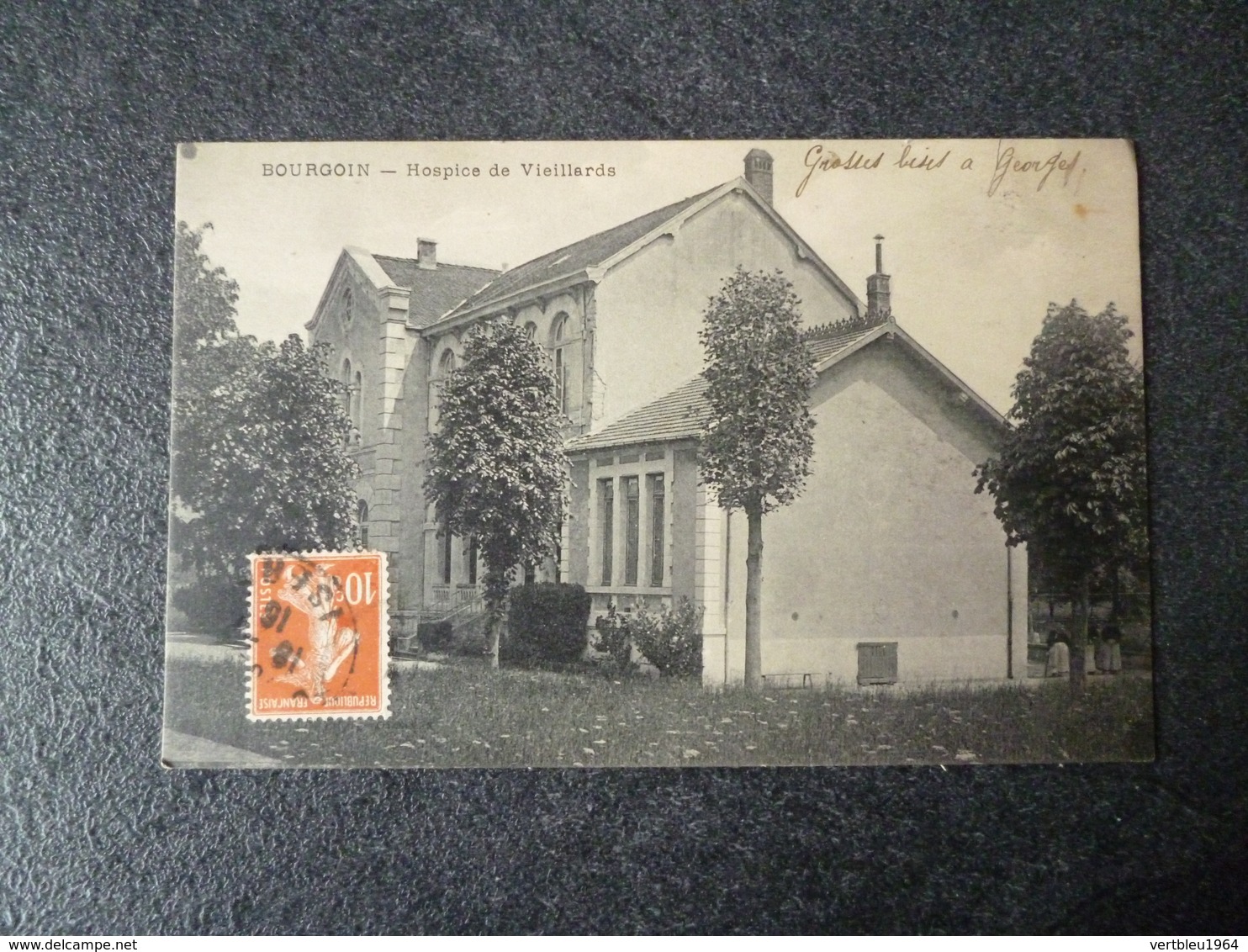 Cpa 38 Bourgoin Hospice De Vieillards - Autres & Non Classés