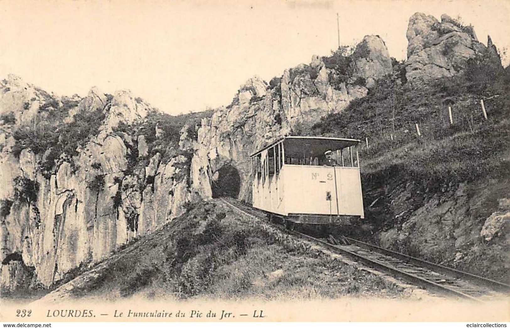 Lourdes        65       Ensemble de  22 cartes dont Pèlerinage,Malades, Brancardiers, Religion et autre.     (voir scan)