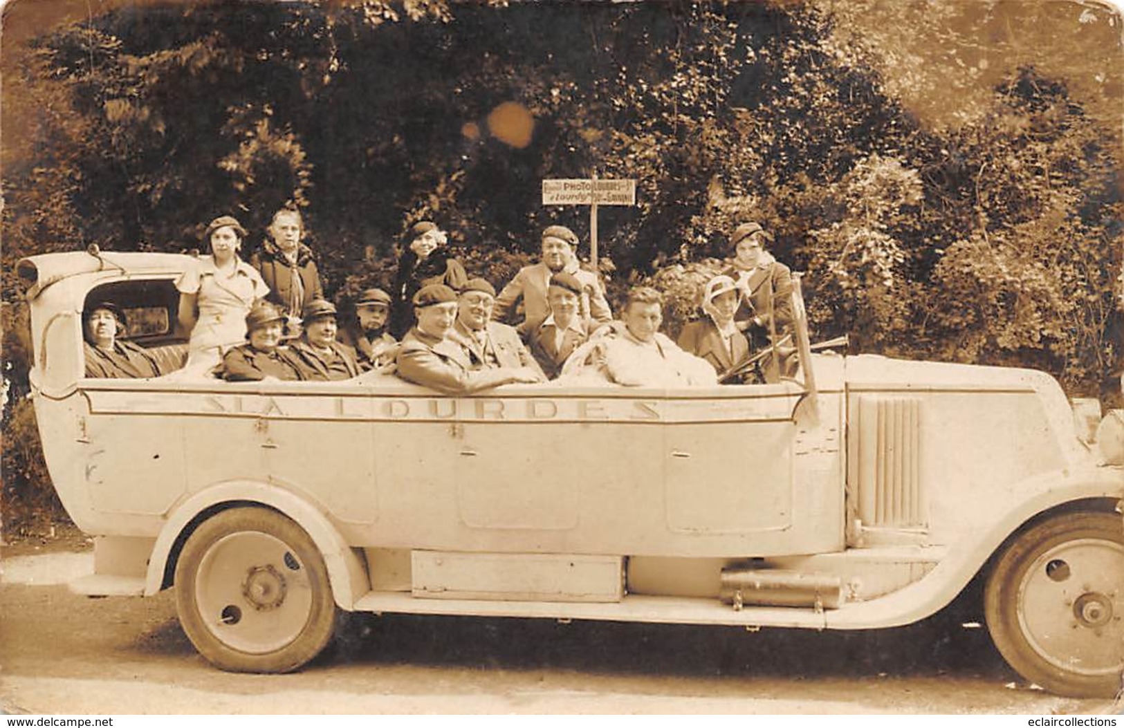 Lourdes        65      Taxis, Autocars,Transport Des Excursionnistes  Carte Photo.      (voir Scan) - Lourdes