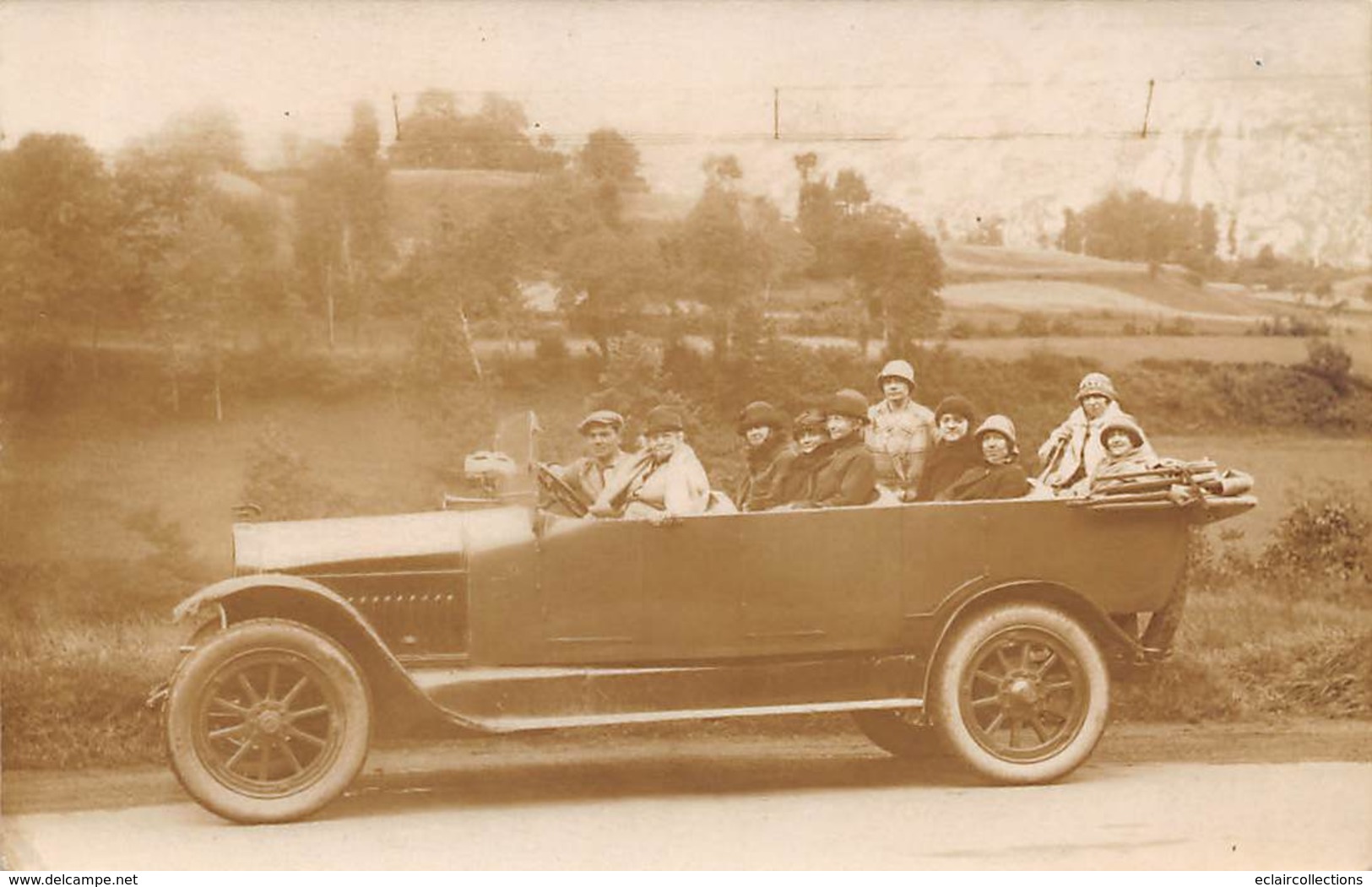 Lourdes        65      Taxis, Autocars,Transport Des Excursionnistes  Carte Photo.      (voir Scan) - Lourdes