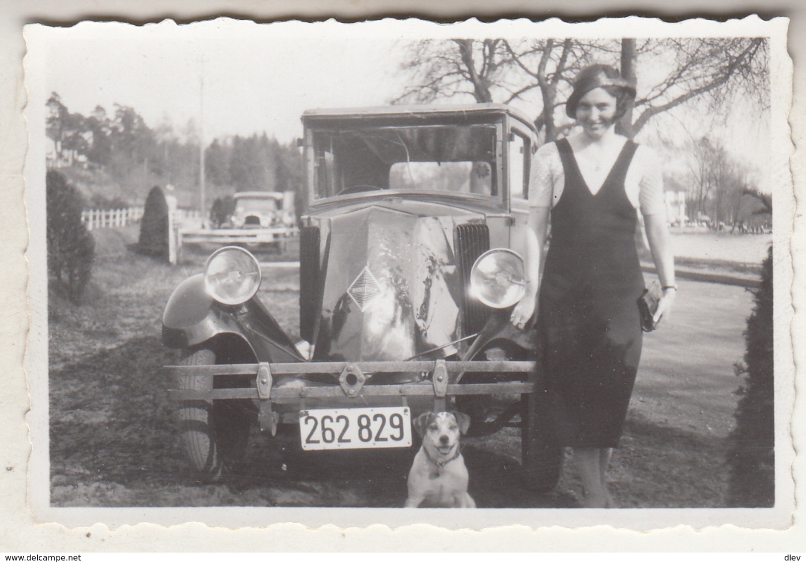 Old Timer - Vrouw - Hondje - Femme - Petit Chien - Photo 6 X 9 Cm - Automobiles