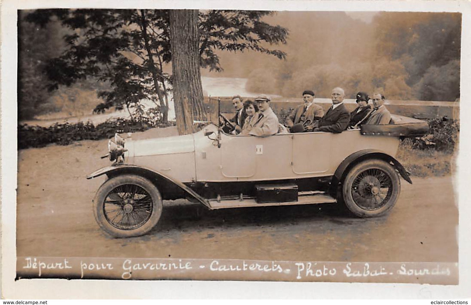 Lourdes        65      Taxis, Autocars,Transport Des Excursionnistes  Carte Photo.      (voir Scan) - Lourdes