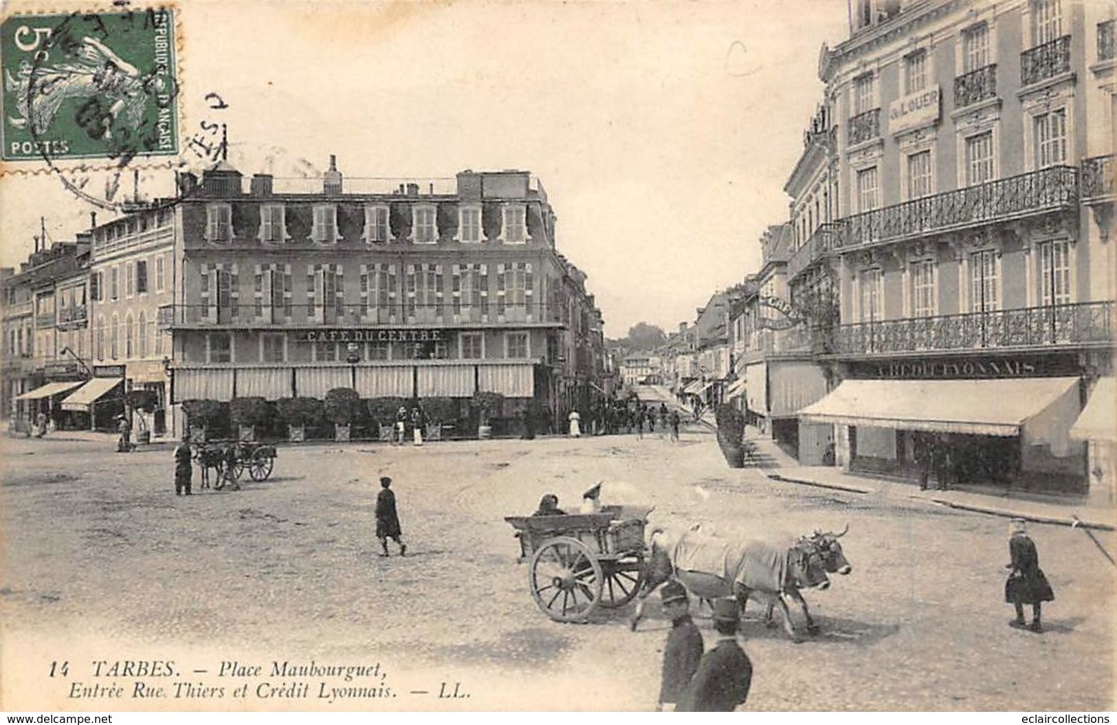 Tarbes          65           Place Monbourguet. Le Crédit Lyonnais    (voir Scan) - Tarbes