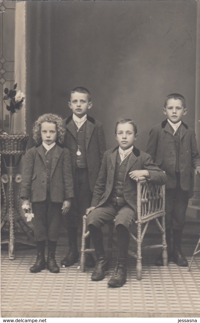 AK - OBERNBERG An Inn - Gruppenfoto Familie Schneebauer 1913 - Braunau