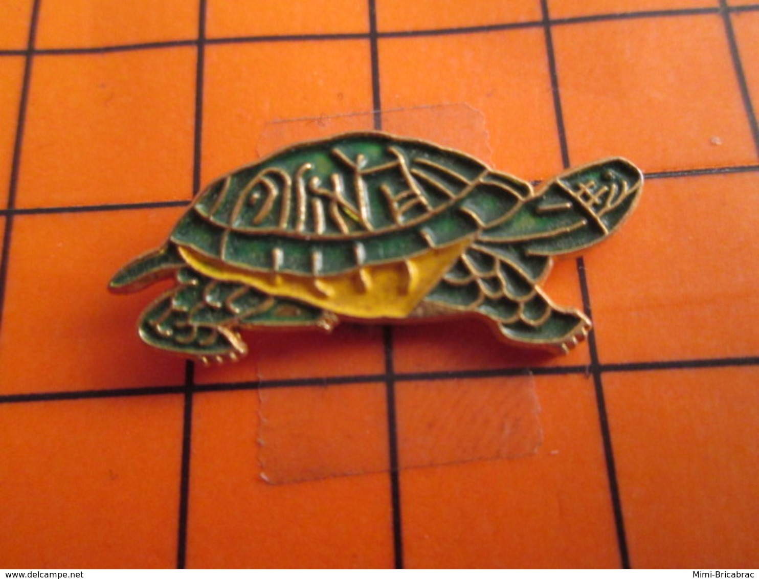 0120 Pin's Pins / Beau Et Rare  / THEME ANIMAUX / TORTUE VERTE ET JAUNE - Animaux