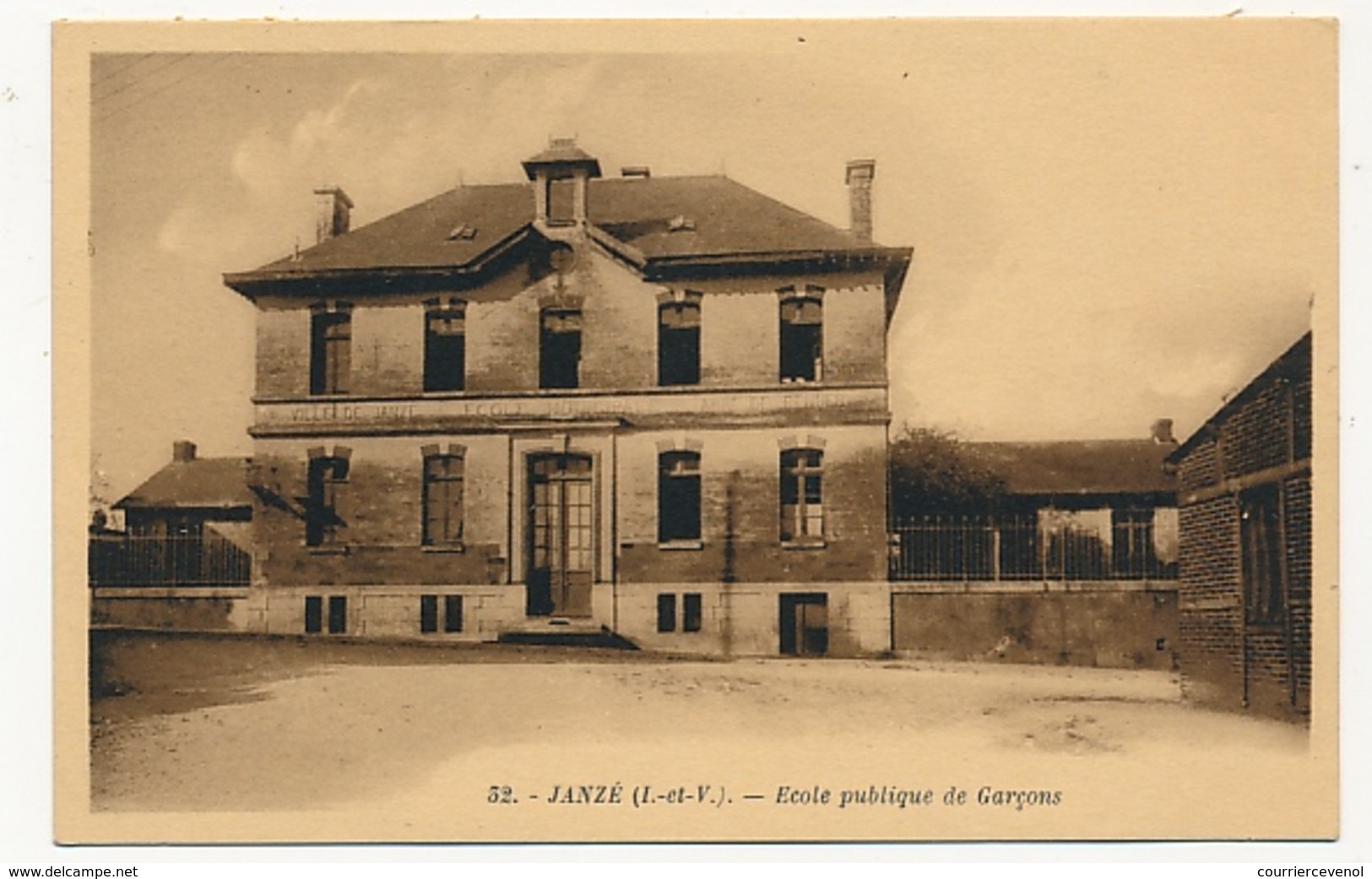 CPSM - JANZÉ (Ile Et Vilaine) - Ecole Publique De Garçons - Otros & Sin Clasificación