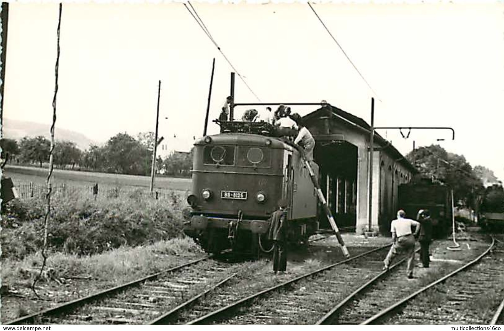 190120 - PHOTO BREHERET TRANSPORT TRAIN CHEMIN DE FER 1955 - 74 LA ROCHE SUR FORON Essai Disjoncteur BB-8126 Cheminot - La Roche-sur-Foron