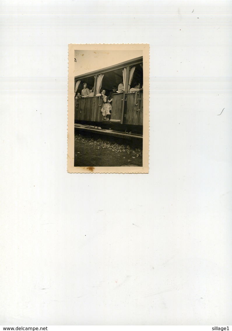 Train - La Ligne La Ferté Fresnel - Bernay En 1938 - Photographie D' Un Wagon - Animée - Trains