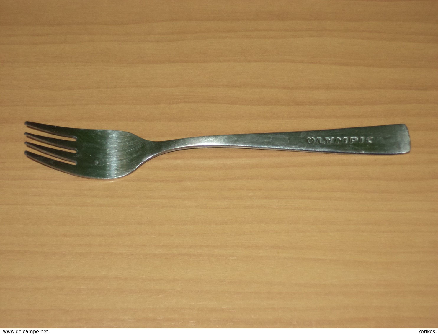 OLYMPIC AIRWAYS FORK – COLLECTIBLE – UTENSIL – GREECE – HELLENIC AIRLINES - Couverts