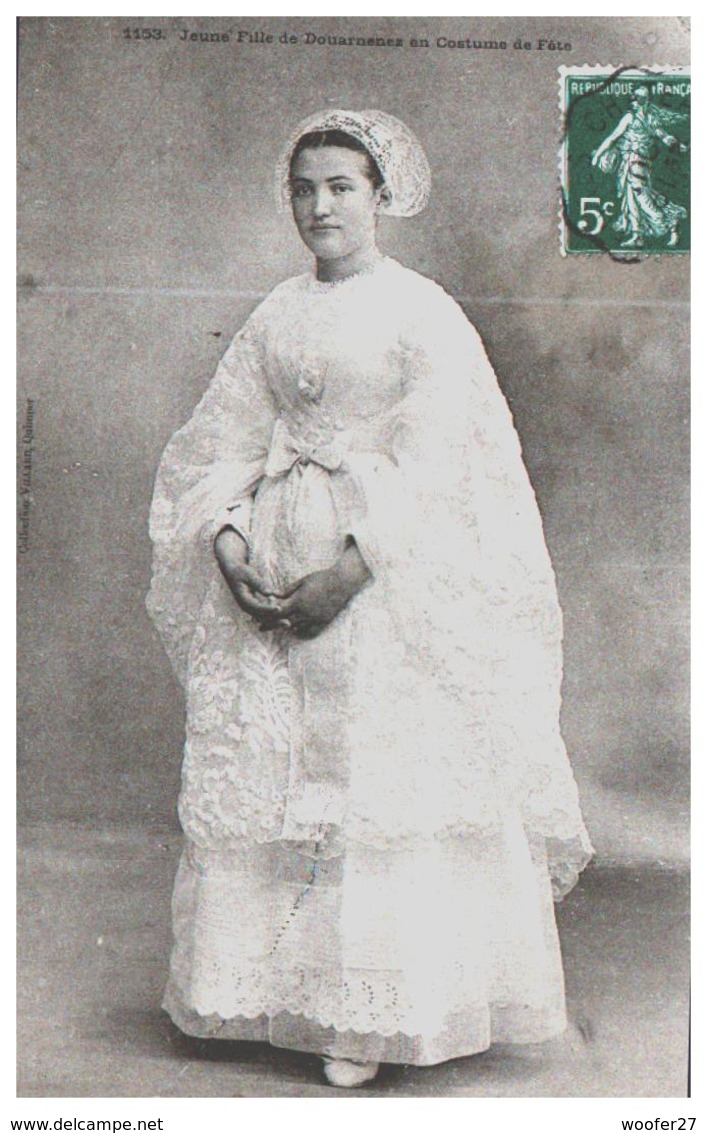 DOUARNENEZ , Jeune Fille En Costume De Fête - Douarnenez