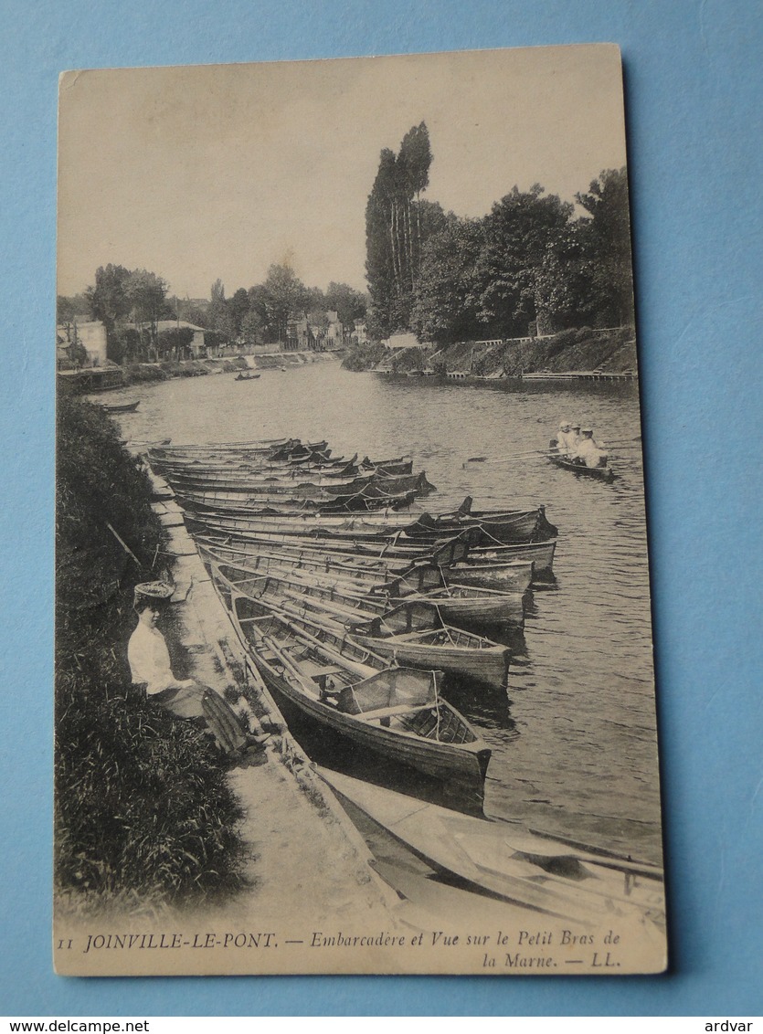 JOINVILLE Le PONT -- Embarcadère Et Vue Sur Le Petit-Bras - Elégante En 1er Plan - Canotage - Joinville Le Pont