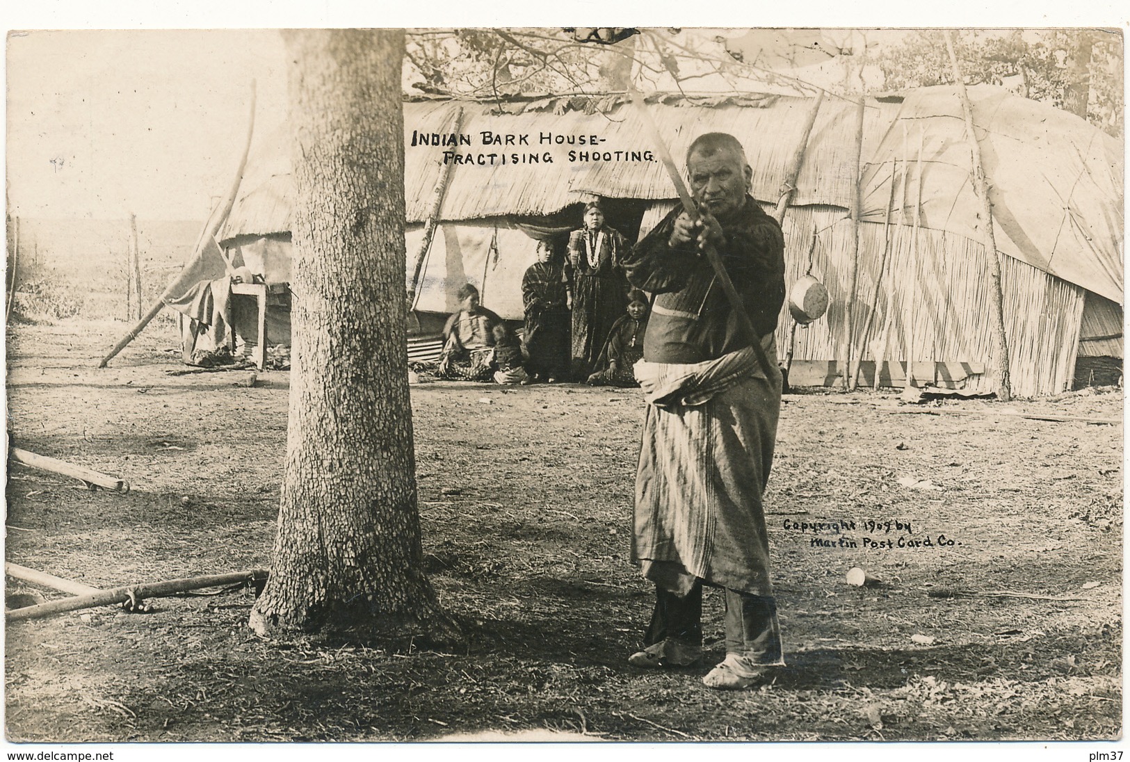 INDIAN Bark House - Practising Shooting, Tir à L'Arc - W. H. MARTIN - Native Americans