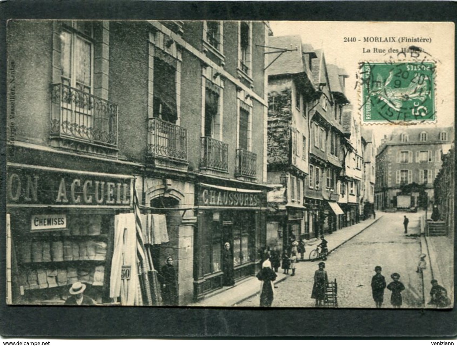 CPA - MORLAIX - La Rue Des Halles, Animé - Morlaix